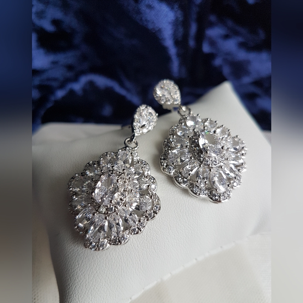Swarovski Elements 925 Sterling Silver Flower Halo Statement Earrings NEW - Picture 3 of 16